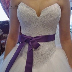 Imported China Cheap Wedding Dress Purple Sash Plus Size Wedding Gowns Lace Puffy Floor Length Bride Dresses Vestido Branco